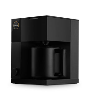 Cafetera negra con diseño moderno para precisión, parte de Cafeteras, EspressoGear, Novedades, todo sobre café.