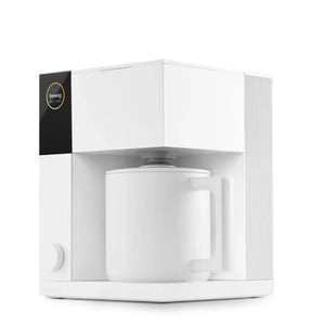 Cafetera de precisión blanca con diseño moderno para preparación manual, parte de Fellow, Cafetera, Últimas novedades, todo sobre café