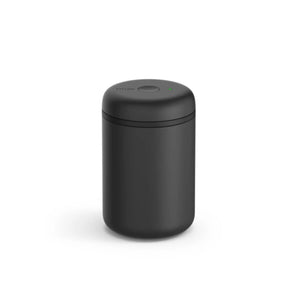Frasco de almacenamiento al vacío mate negro con sellado eléctrico para granos de café, parte de Fellow, Almacenamiento, Últimas novedades, todo sobre café.