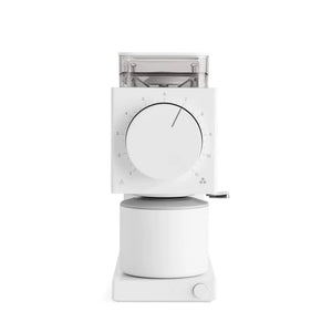 Molino de café eléctrico blanco con grado de molienda ajustable para una preparación precisa, parte de EspressoGear, todo sobre café.