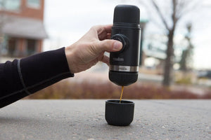 Cafetera espresso portátil con adaptador para Nespresso OriginalLine, perfecta para baristas y cafeteras portátiles.