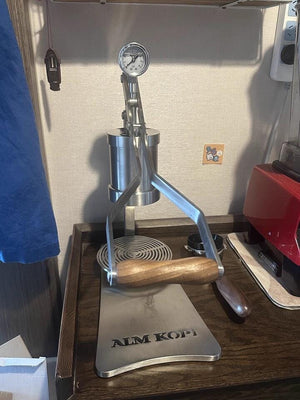 Máquina de espresso Aleman 2P con palanca manual | Base y bandeja antigoteo de acero inoxidable