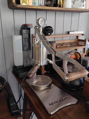 Máquina de espresso Aleman 2P con palanca manual | Base y bandeja antigoteo de acero inoxidable