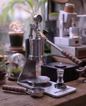 Máquina de espresso Aleman Sniper con palanca manual | Precision Tower en acero inoxidable